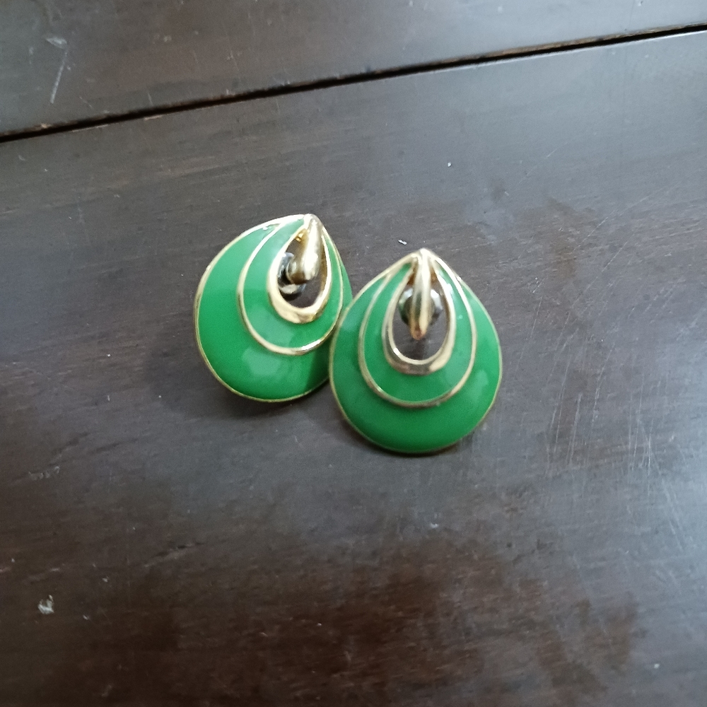 Earings